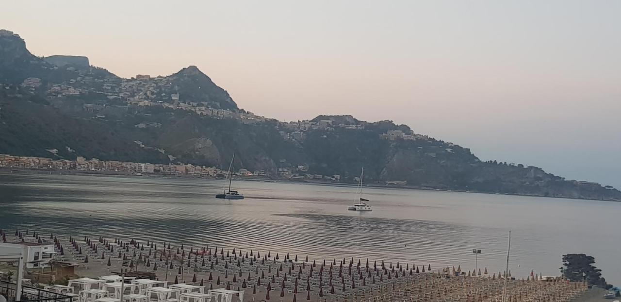 B&B La Costa Di Naxos Giardini Naxos Bagian luar foto